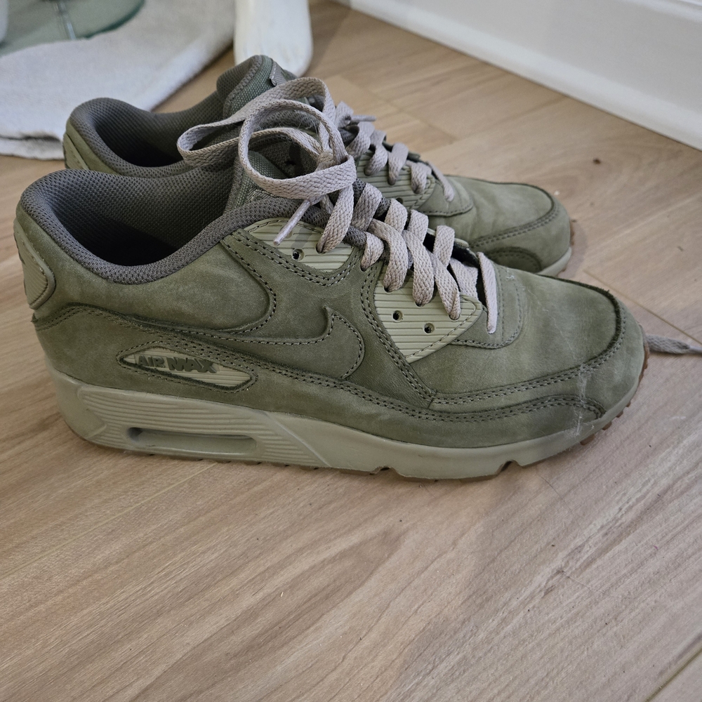 VM Olive Casual Footwear